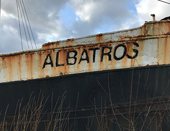 Altes verrostetes Schiff "Albatros"