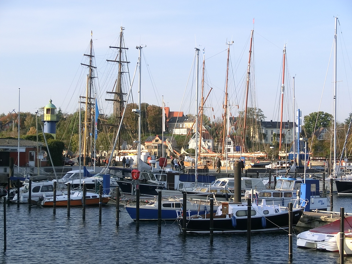 Schiffe am Hafen von Eckernförde (c) Pixabay